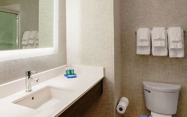 Holiday Inn Express And Suites San Jose Silicon Valley