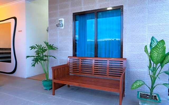 OYO Life 3227 Kost Putri Harmony