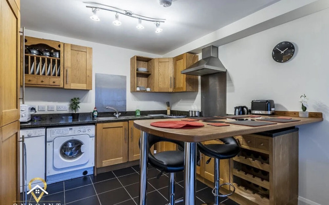 2 Bedroom Apartment in Superb Location