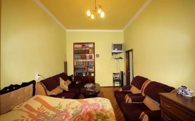 Cosy newly renovated apartment in the very center of Yerevan