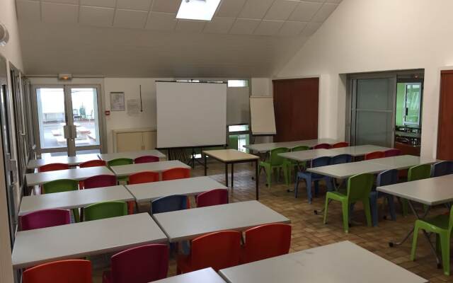 CRJS et Auberge de Jeunesse - Hostel