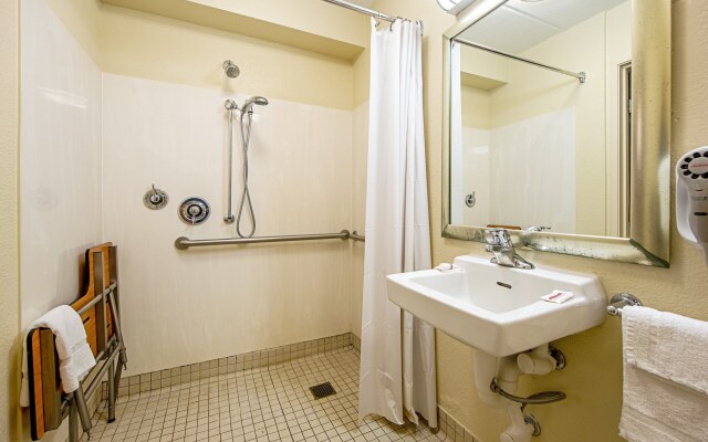 Red Roof Inn Johnson City