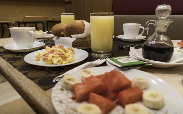 Mariscal Inn & Suites