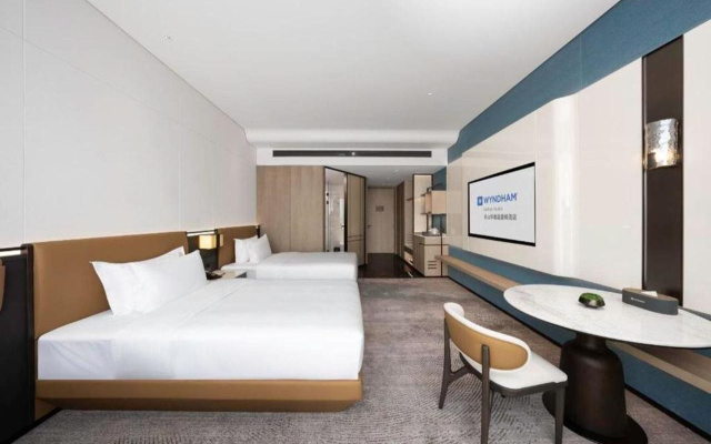Wyndham Leshan Downtown