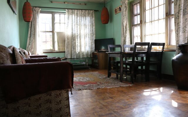 Pradhan House Homestay with Garden