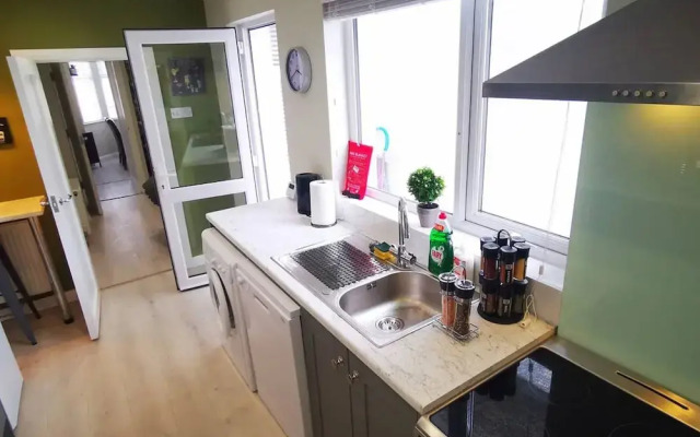 4BR Modern Botanic House