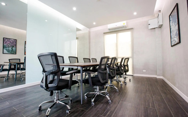 Le Lert Hotel Ratchaburi