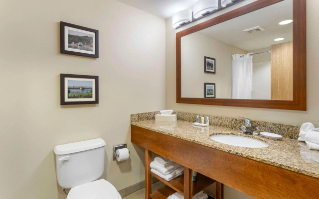 Comfort Inn & Suites