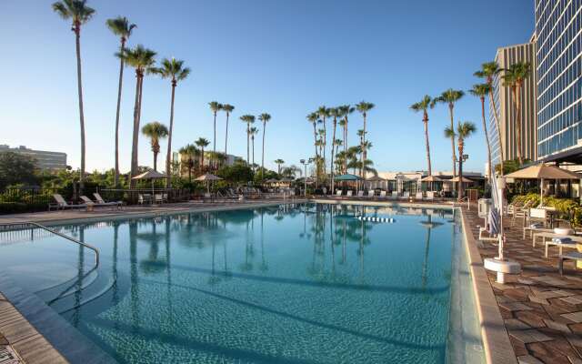 DoubleTree by Hilton at the Entrance to Universal Orlando