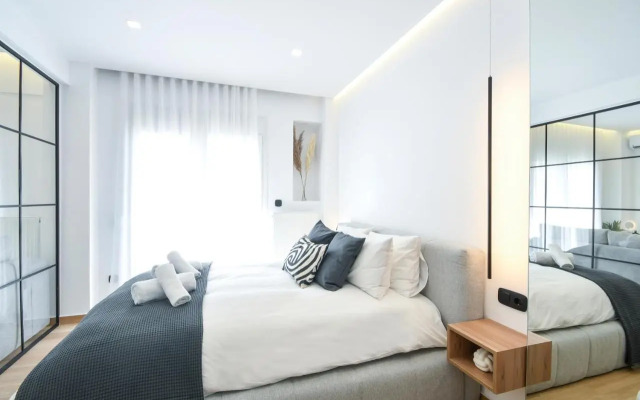 Luxury Downtown Apartment C1