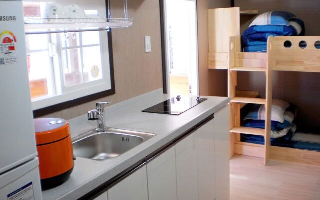 Spring Summer Fall Winter Caravan