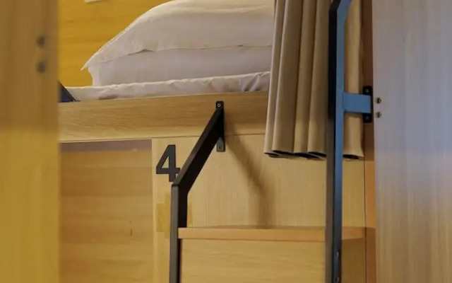 Waveflo Hostel