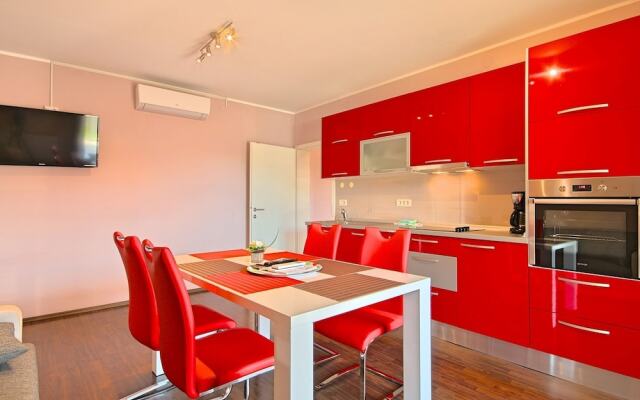 Lovely Apartment in Kaštel With Swimming Pool
