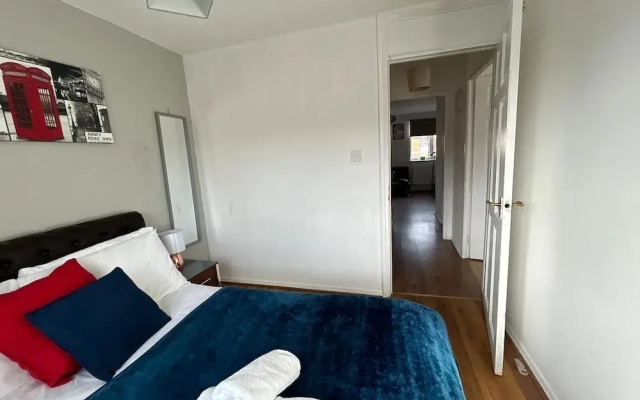 Apartment - Sleeps 4 & On-site Parking