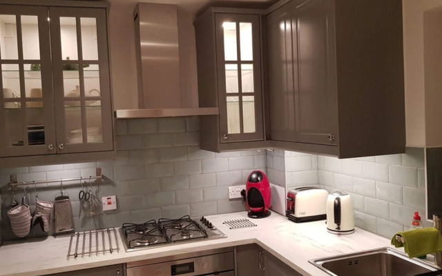 1 Bedroom Apartment near St. Paul's Cathedral