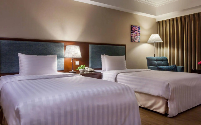 Hotel June