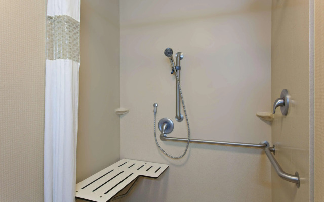 Hampton Inn & Suites Fresno-Northwest