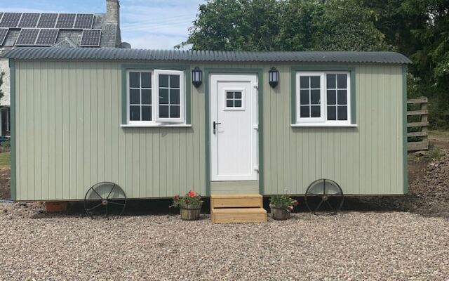 Remarkable Shepherds Hut in a Beautiful Location