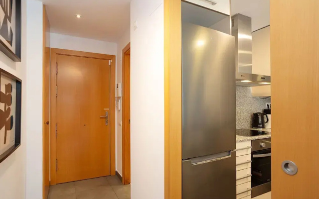 Modern Apartment Near Pl Espa a