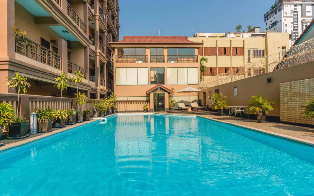 Hampton Hotel & Apartment