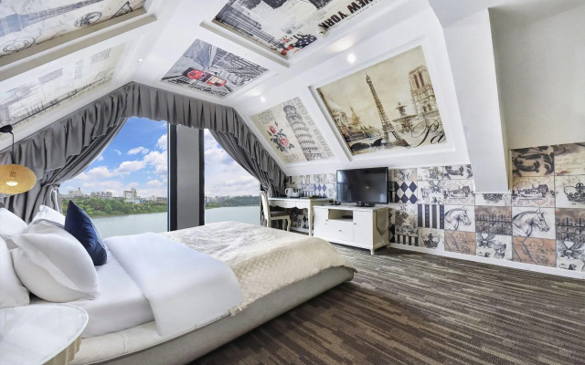 Neijiang Riverside Garden Hotel