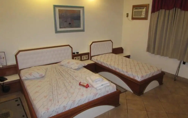 Pleasant Place Hotel