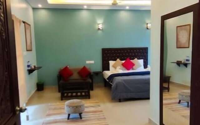 Pura Vida Varkala