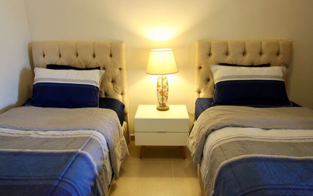 Selvanova 3 bedroom Condo & Casa Club