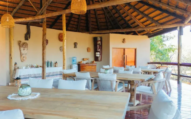 Mozhi Bushcamp