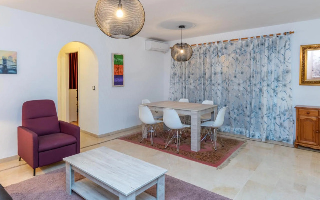 Tranquilo apto 2habs con WIFI AC PISCINA