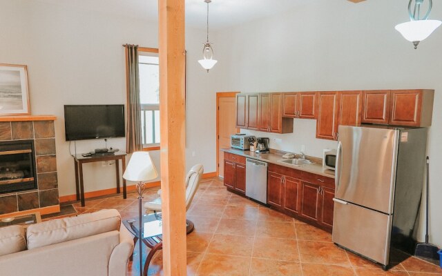 Cobble Wood & Bird Sanctuary Guest Houses