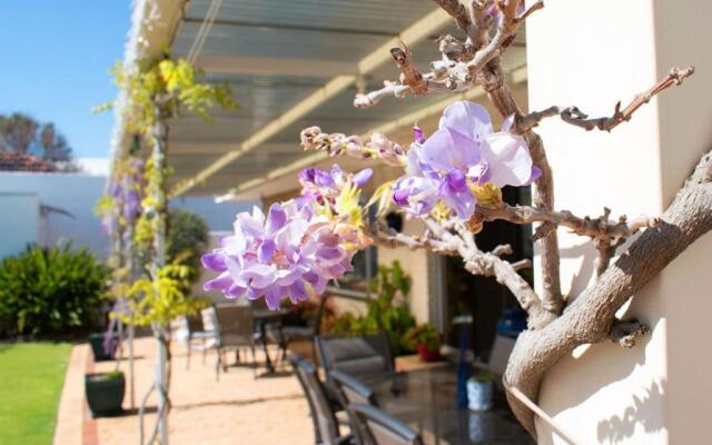 Boathouse Bunbury Bed & Breakfast