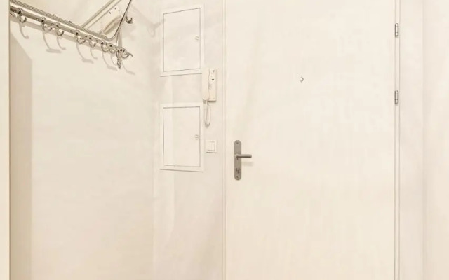Peaceful Belvedere Apartment in Safe, Quiet & Central Location