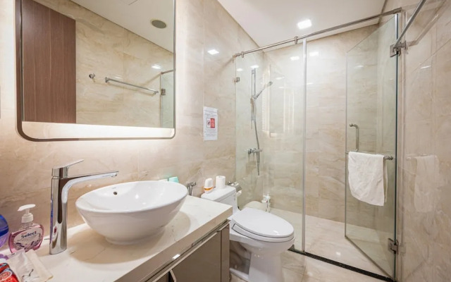 2 Bed Landmark 81