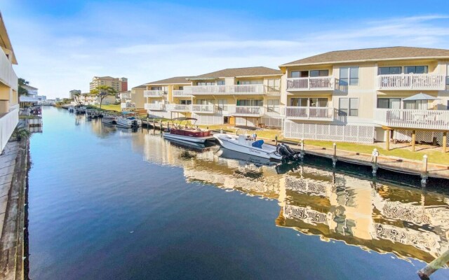 Sandpiper Cove #9215 by Destin Getaways