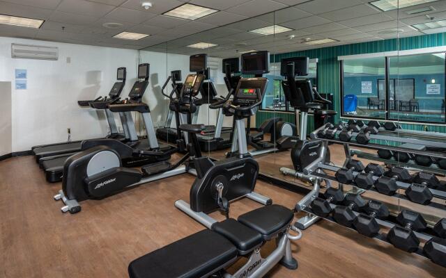 Holiday Inn Express Newport North - Middletown by IHG