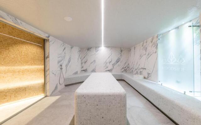 Woodside Apartment 218