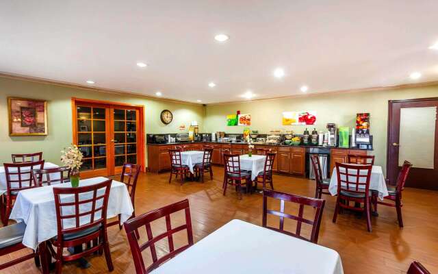Quality Inn Near Seattle Premium Outlets Arlington