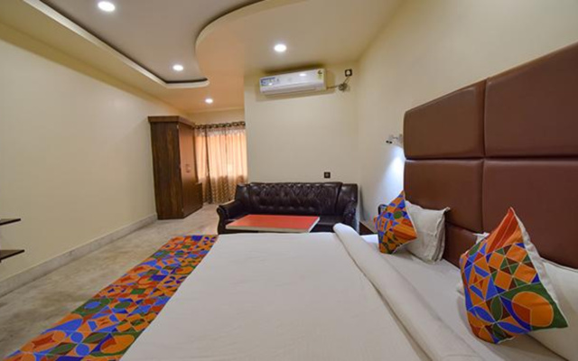 Fabhotel Red Rose