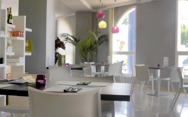 Apartamentos Ona Campanario