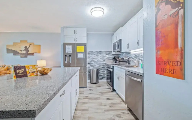 Kalanikai 118 Highly Walkable!