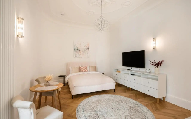 Premium Warsaw Center Studio