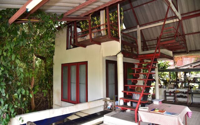 Wichai's Jungle Home Stay