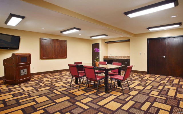 Best Western Plus Addison/Dallas Hotel