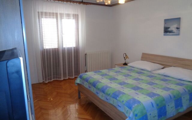 Apartments Ivica - Quiet Street