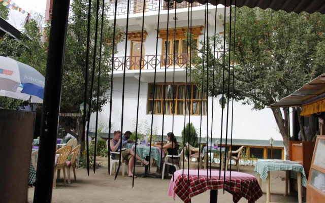 Mentokling Guest House and Garden Restaurant