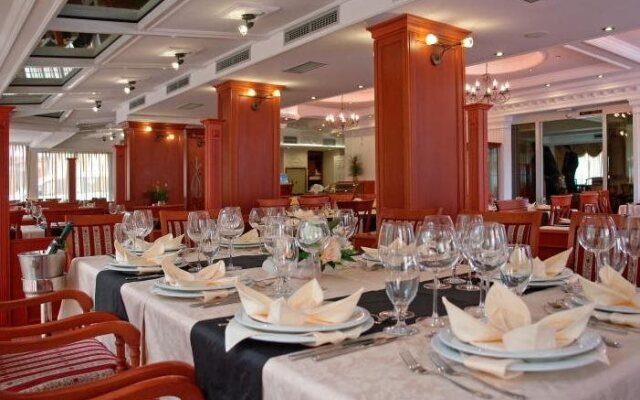 Garden Hotel