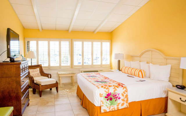 Best Western Plus Yacht Harbor Inn