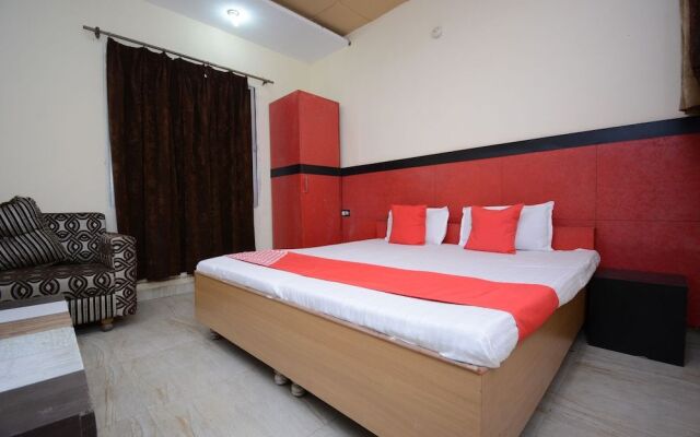 Oyo 29852 Hotel Golden View