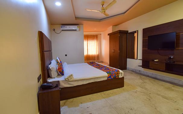 Fabhotel Red Rose